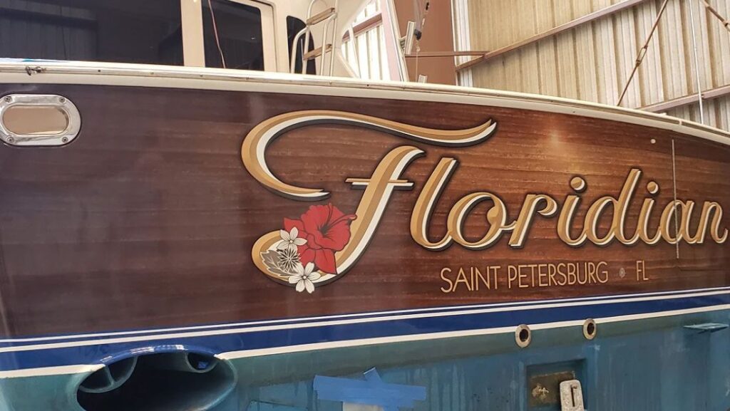 Floridian boat name lettering with Saint Petersburg, Florida hailing port